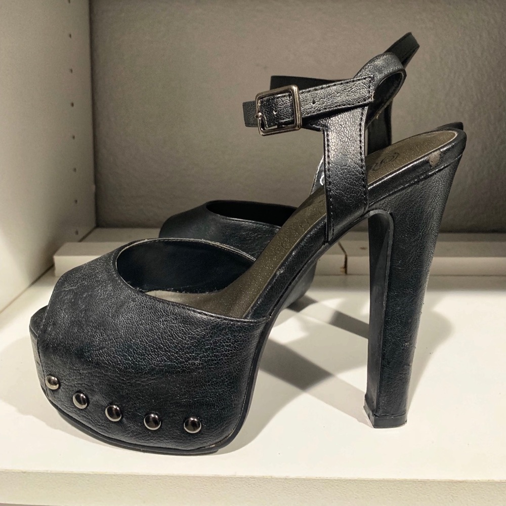 Platform Heels - Picture 3 of 3